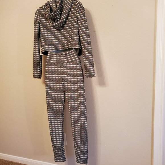 Two Pieces Honeycomb Active Bun Sculp Seam Leggings Size S/M. - Picture 5 of 15